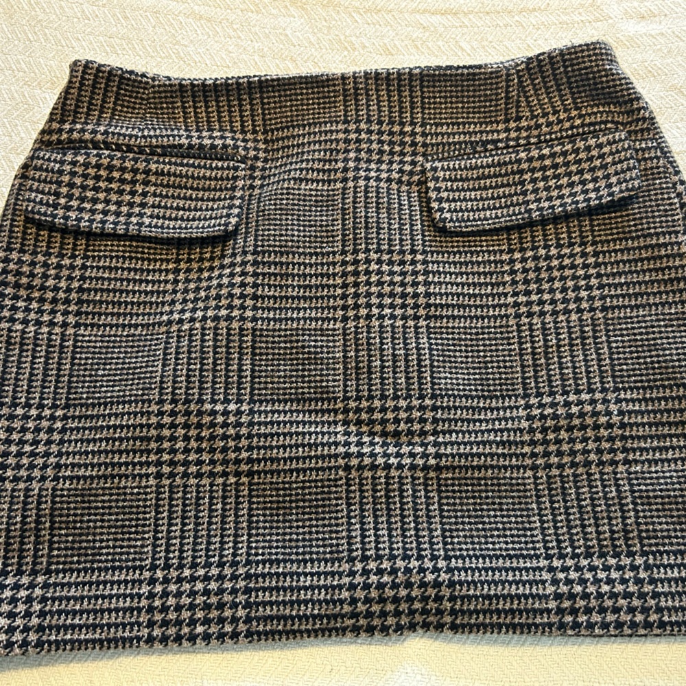 Banana Republic Black and Tan Houndstooth Mini Skirt